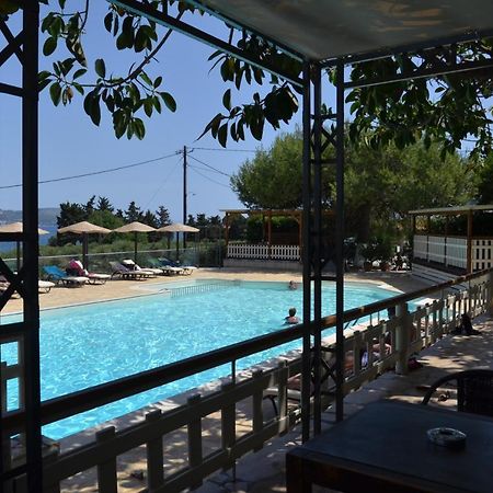 Apolafsi Aparthotel Lixouri Exterior foto
