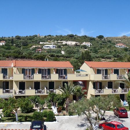 Apolafsi Aparthotel Lixouri Exterior foto