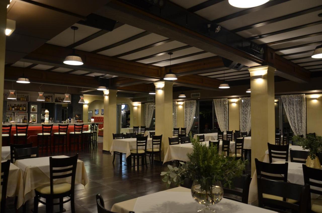 Apolafsi Aparthotel Lixouri Exterior foto