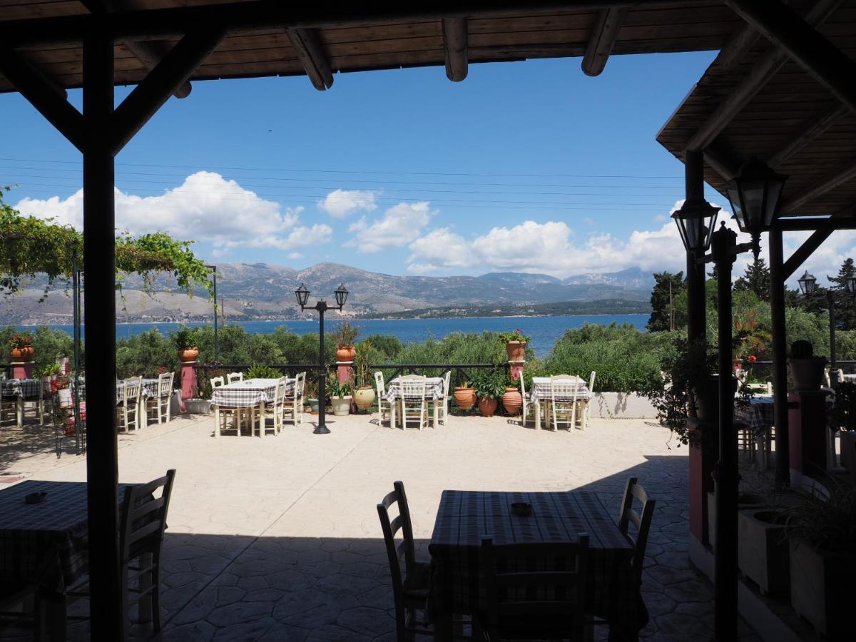 Apolafsi Aparthotel Lixouri Exterior foto