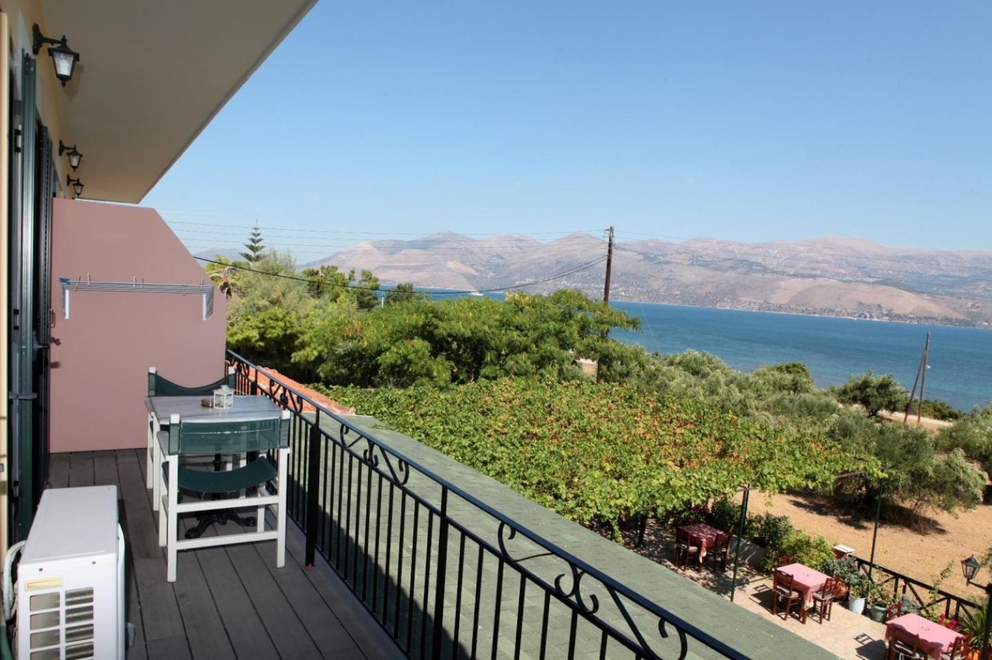Apolafsi Aparthotel Lixouri Exterior foto