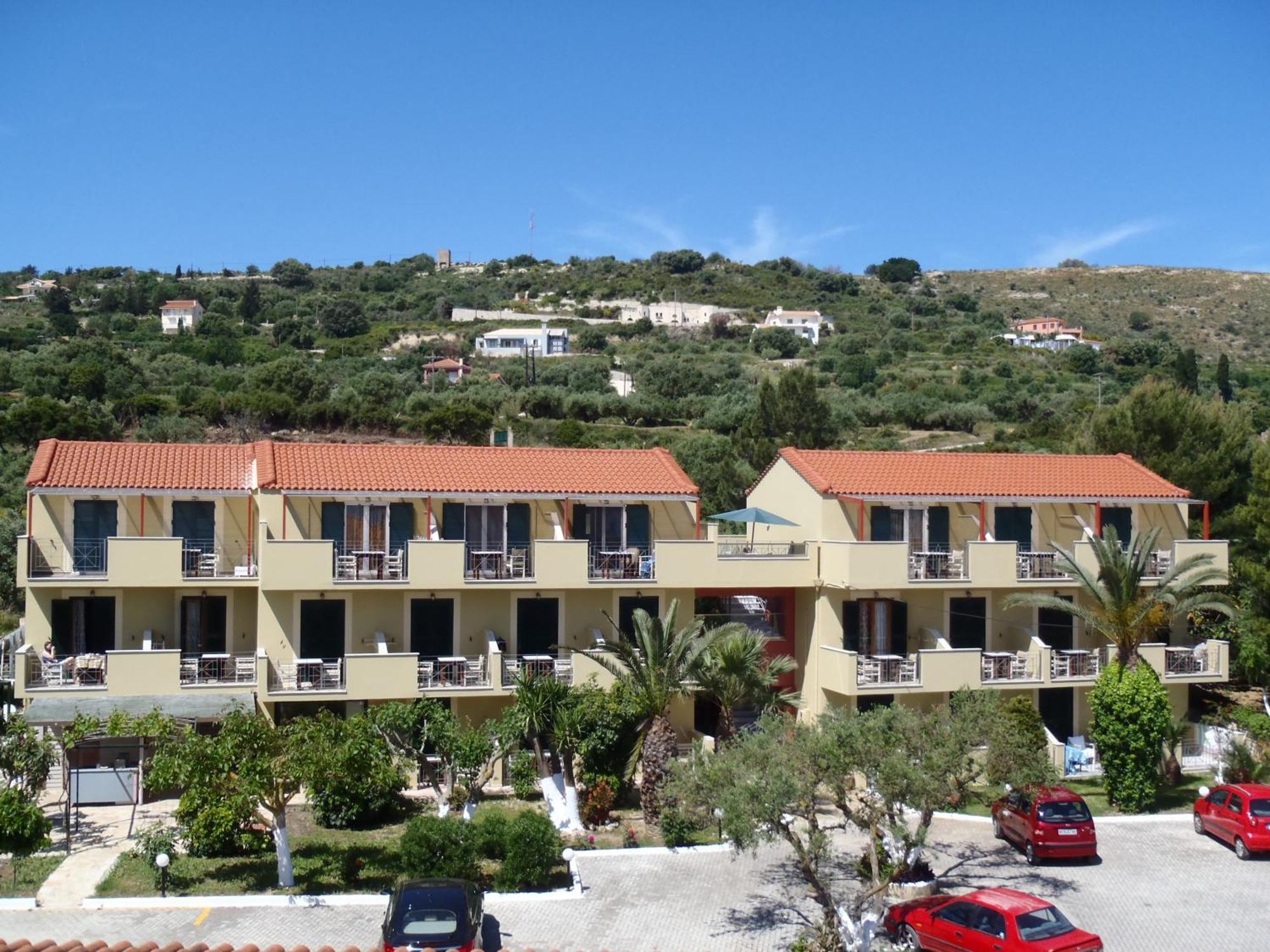 Apolafsi Aparthotel Lixouri Exterior foto